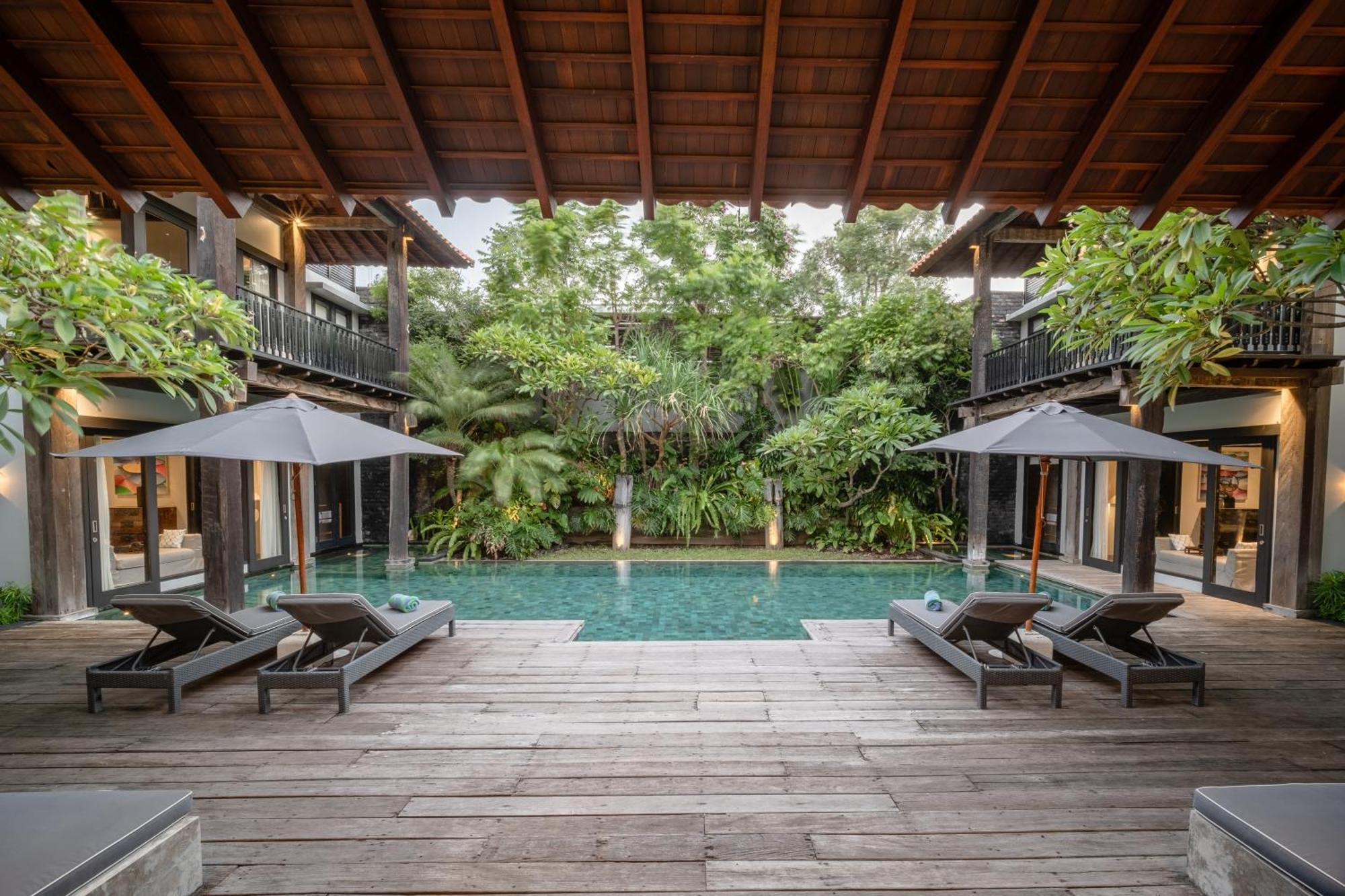 Villa De Suma - Fully Staffed Luxury Villa, Walk To The Beach! Σεμινιάκ Εξωτερικό φωτογραφία